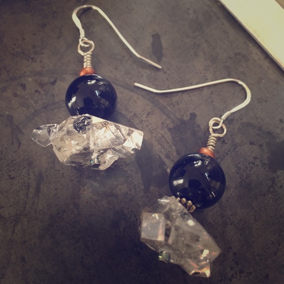 Natural quartz crystal earrings - Picture 3 of 3